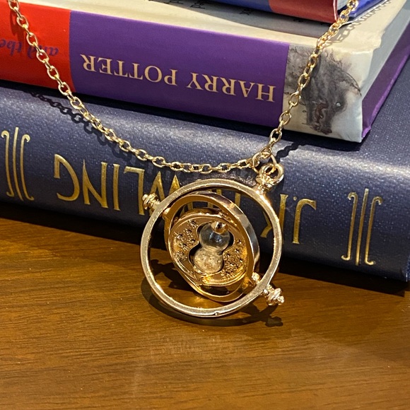 Jewelry - New Harry Potter time turner necklace